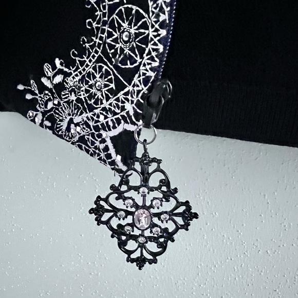 St. John 3-piece ensemble. - Picture 5 of 14